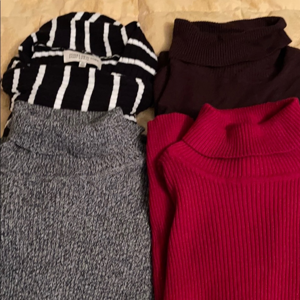 Lot of 4 knit turtlenecks. All fit like XL